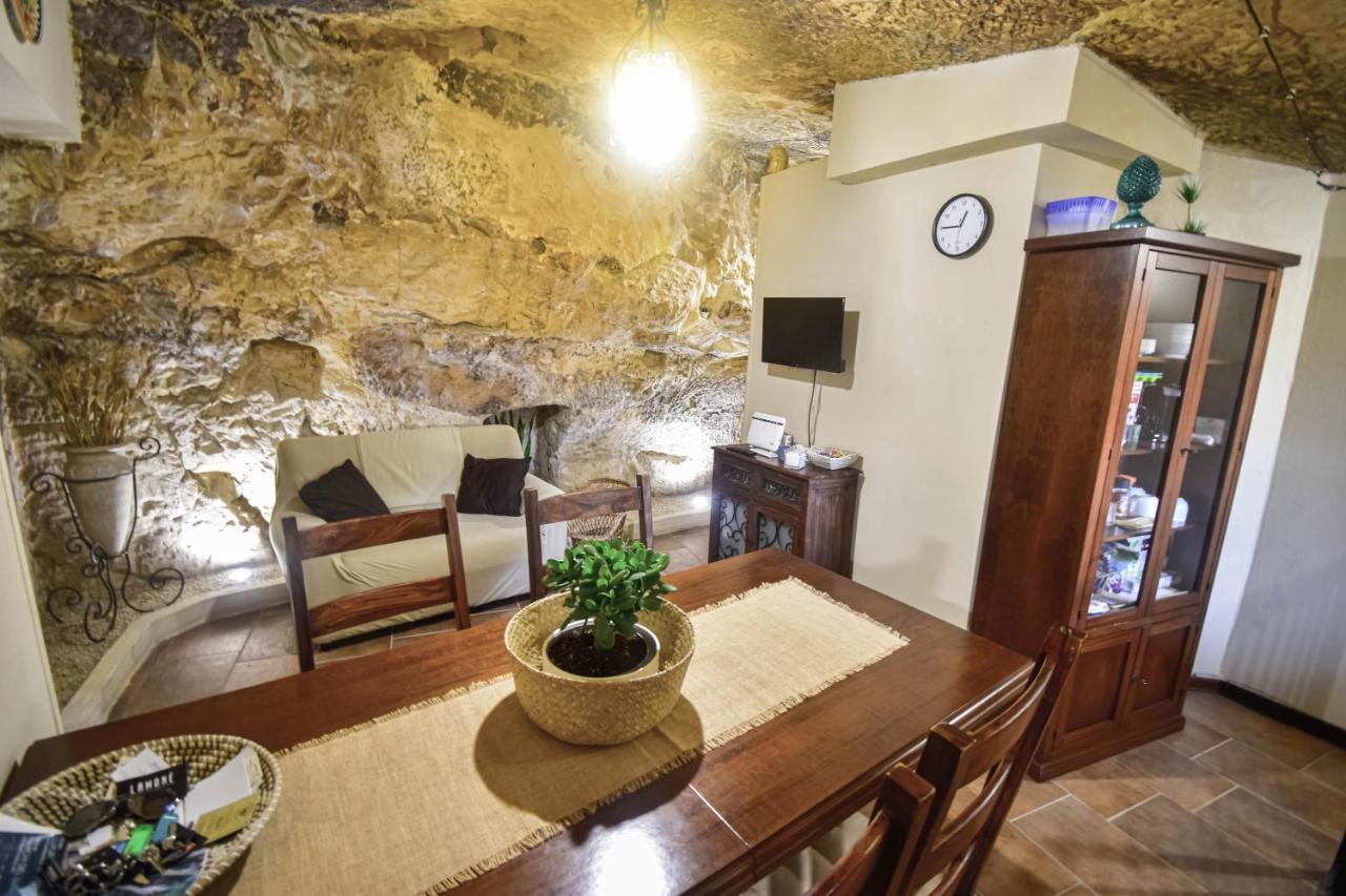 Domum In Petra Casa Nella Roccia Self Check - In Villa Modica Exterior photo