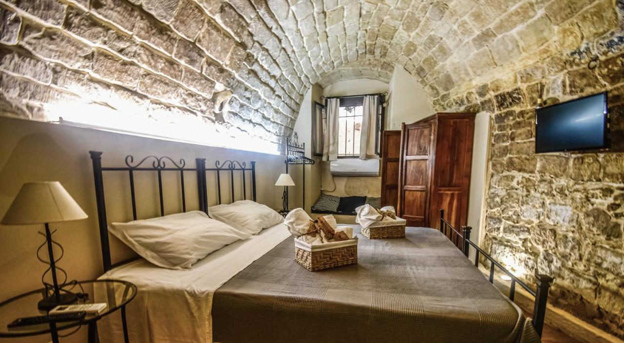 Domum In Petra Casa Nella Roccia Self Check - In Villa Modica Exterior photo