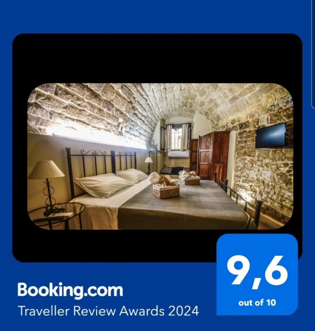 Domum In Petra Casa Nella Roccia Self Check - In Villa Modica Exterior photo